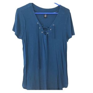 💠Lace-up teal Rue21 tee